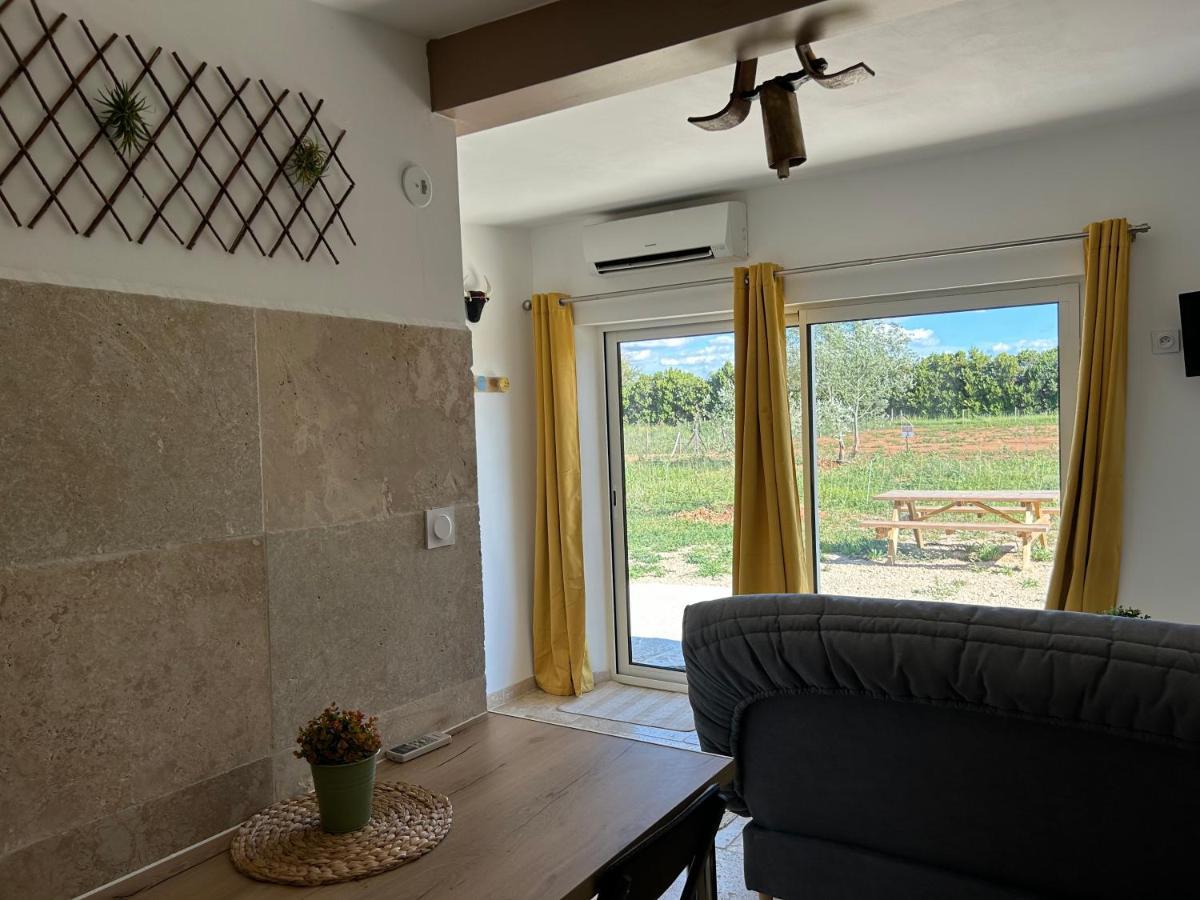Studio A La Ferme Villa อาร์ลส์ ภายนอก รูปภาพ