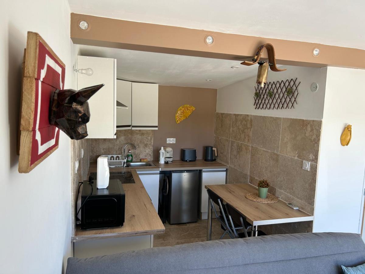 Studio A La Ferme Villa อาร์ลส์ ภายนอก รูปภาพ